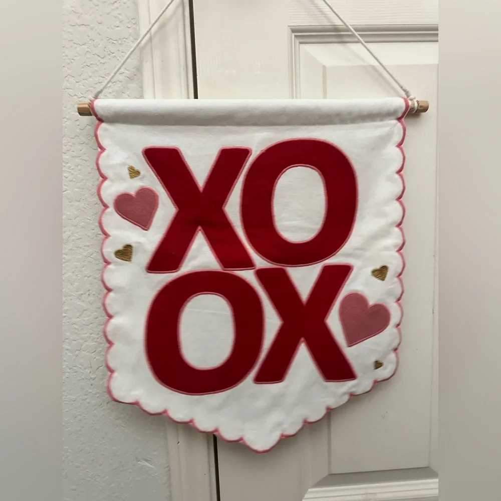 Threshold XOXO Valentines Day Hanging sign